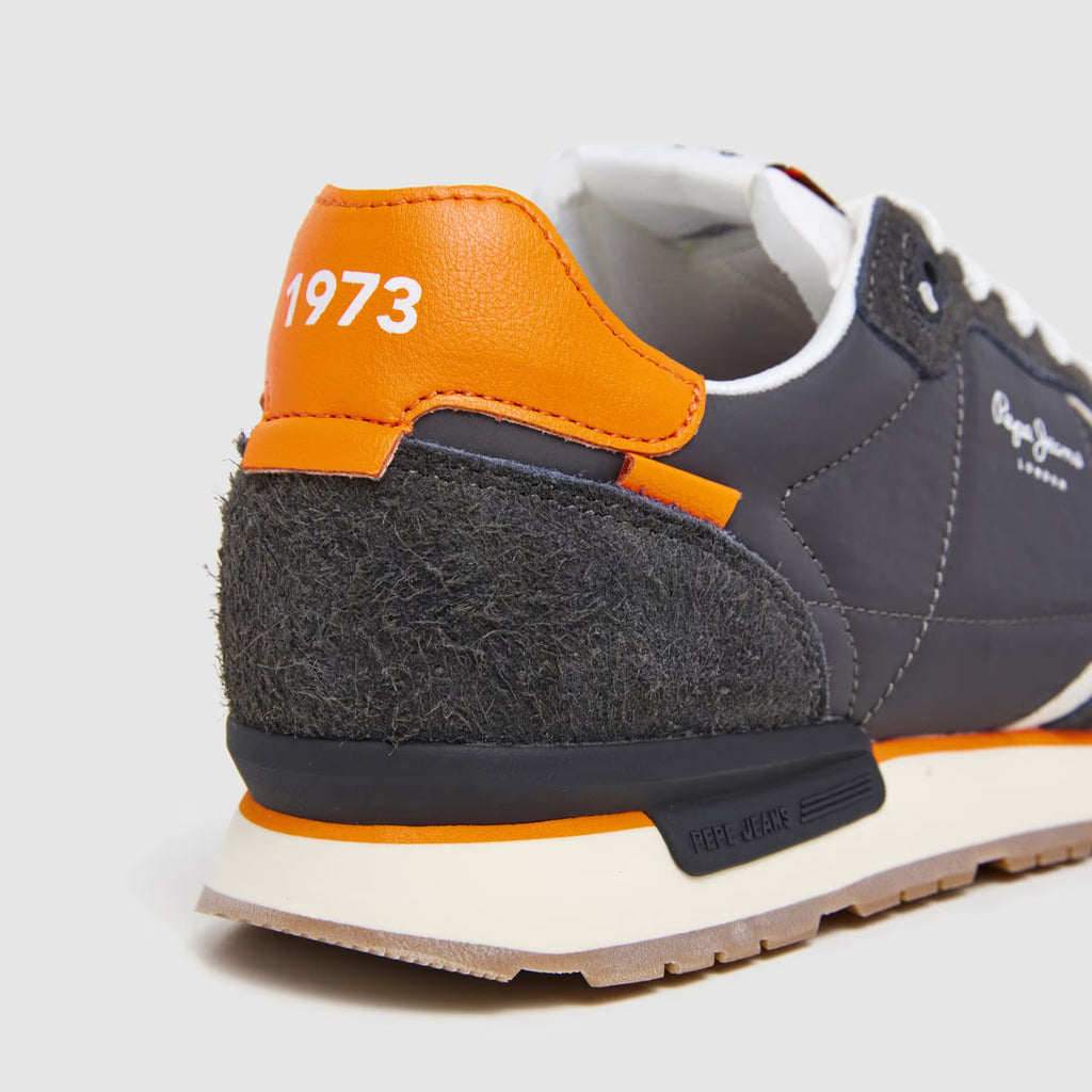 Brit FLY 990